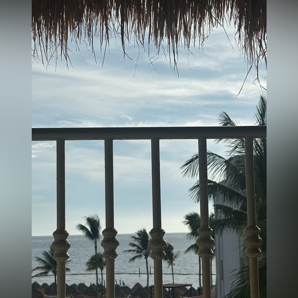 Meet your Posher, Teonia